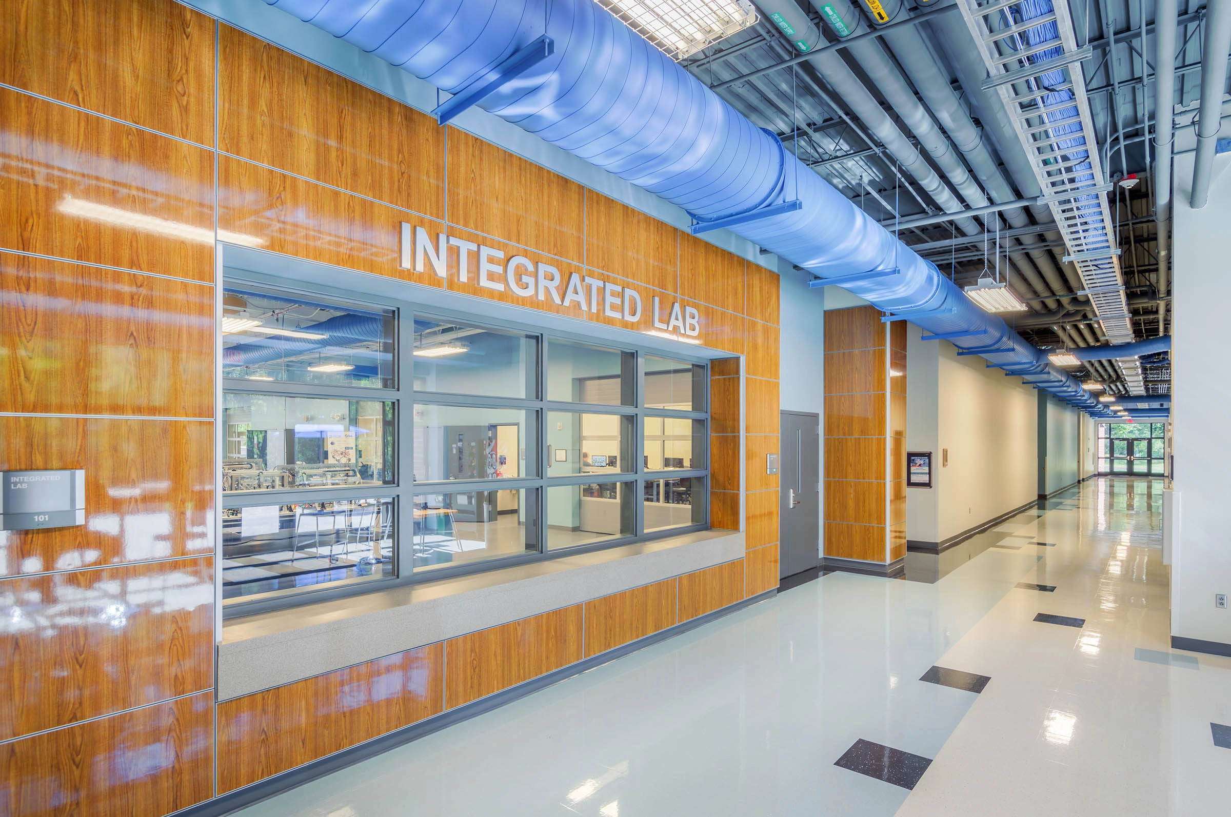 GastonCollegeCenterforAdvManufacturingClearSkyHallway1-scaled